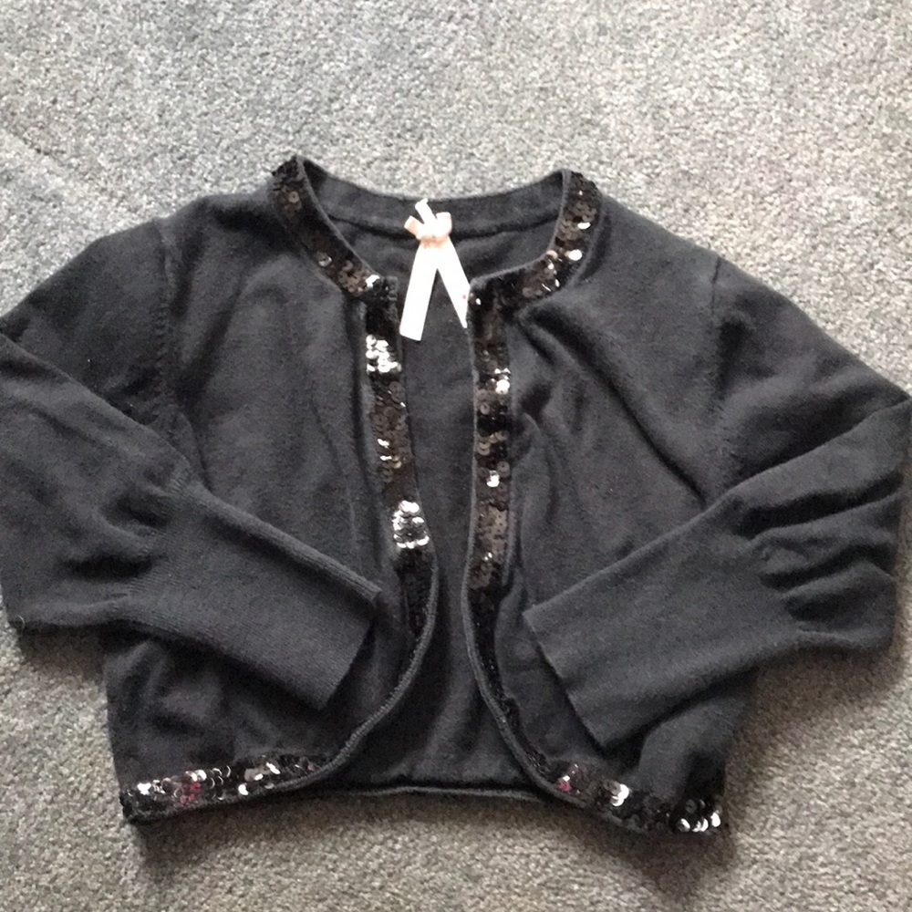 Girls shrug size large